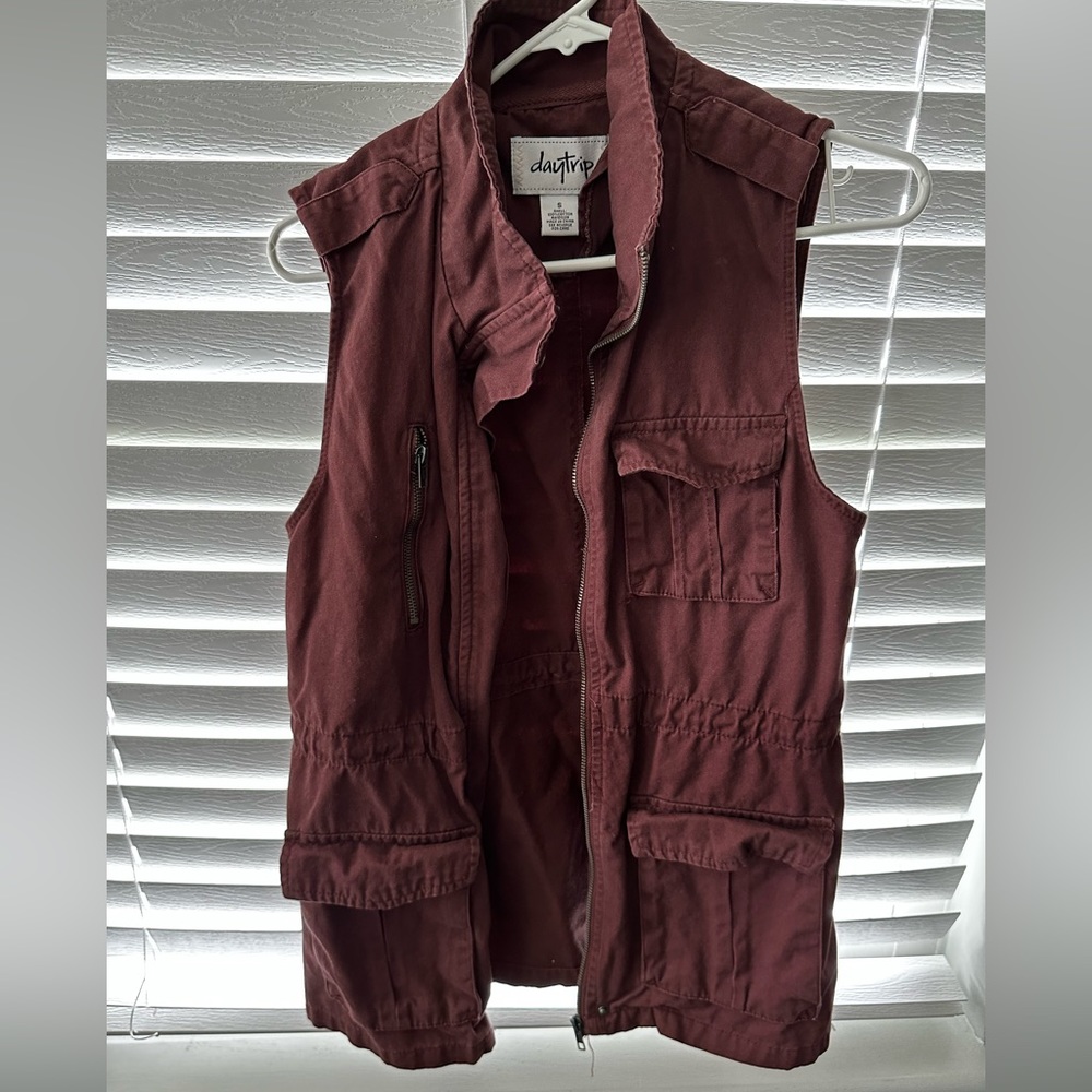 Day Trip Maroon Vest with Pockets. Size small